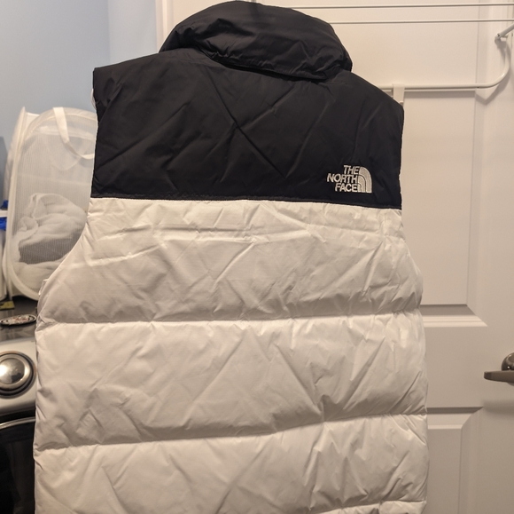 North face vest size medium - Picture 3 of 3